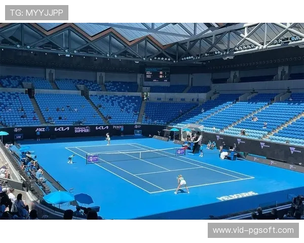 上海体育馆5天完成篮球馆向网球场转换，铺设澳网同款专业地面